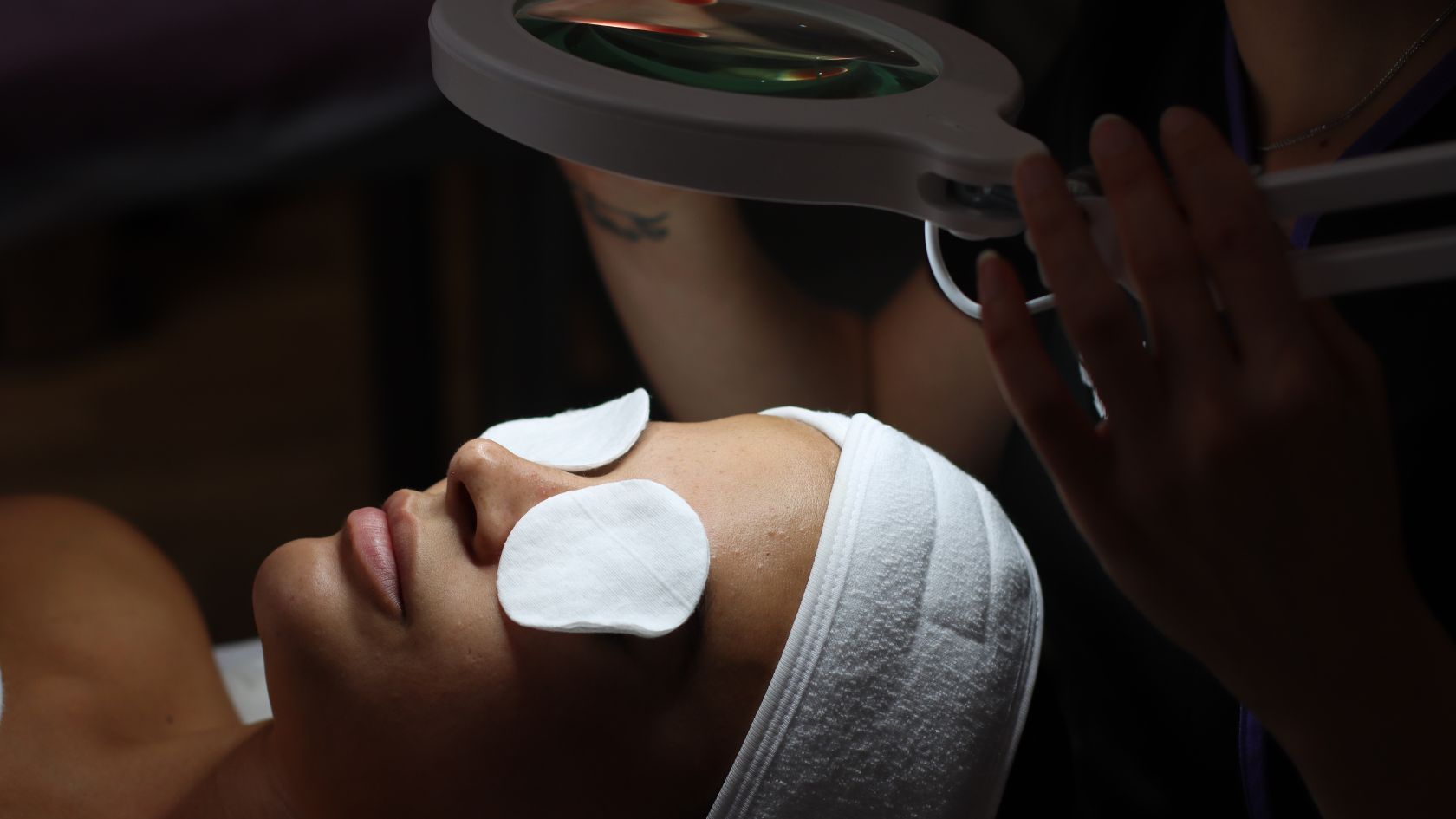 skin analysis before a facial